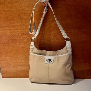 Vintage Coach beige leather crossbody D1220-F19265